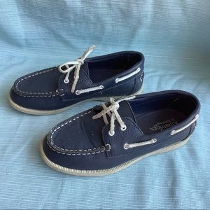Boys Navy Docksiders Heartstrings (size 13)